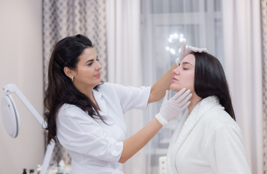 Tips to Choose the Top Dermatologist in Delhi - Dr Rashmi Sharma