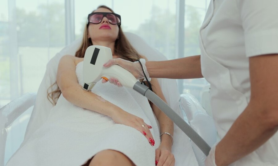 Why Winter Is the Best Time for Laser Hair Reduction Treatments - Dr Rashmi Sharma